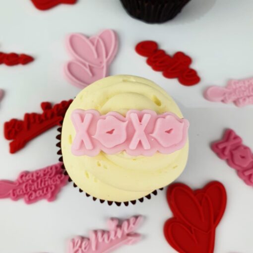 XOXO cupcake for Valentine in UAE